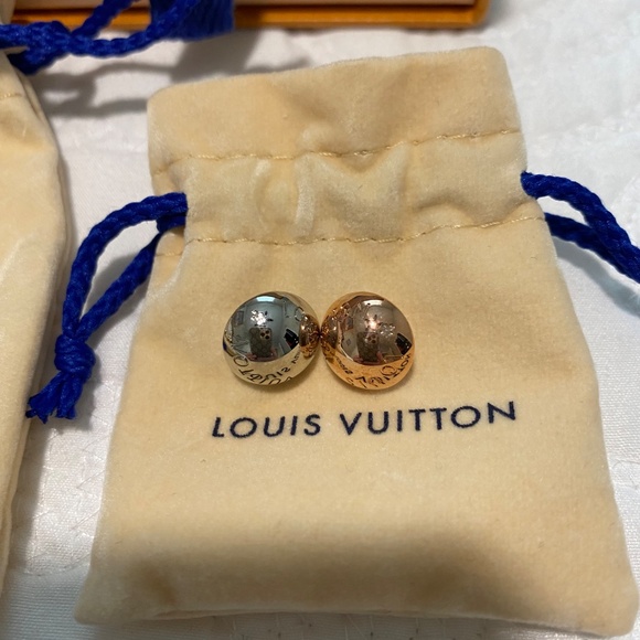 LOUIS VUITTON Hoop Earrings - Gold - Picture 9 of 10